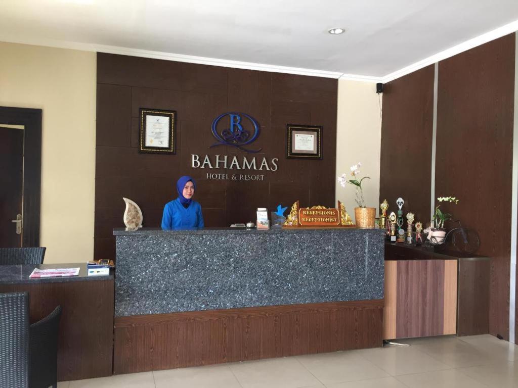 Bahamas Hotel & Resort Танджунгпандан Экстерьер фото